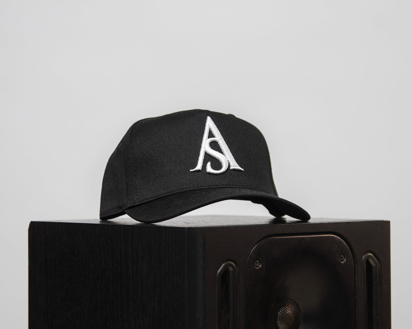 "CAP AS BLACK EMBROIDERED"